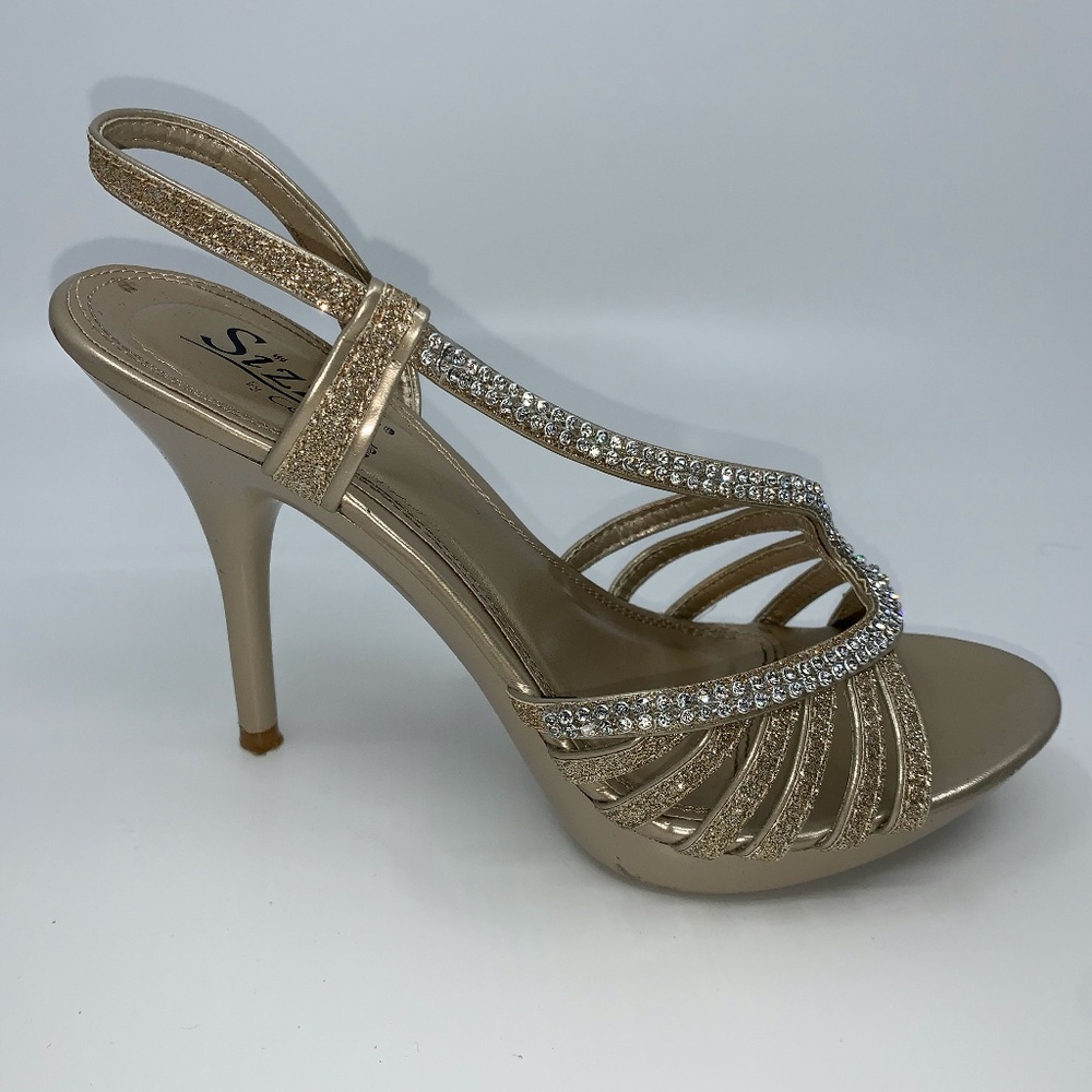 Sizzle by Coloriffics Nude/Gold Heels